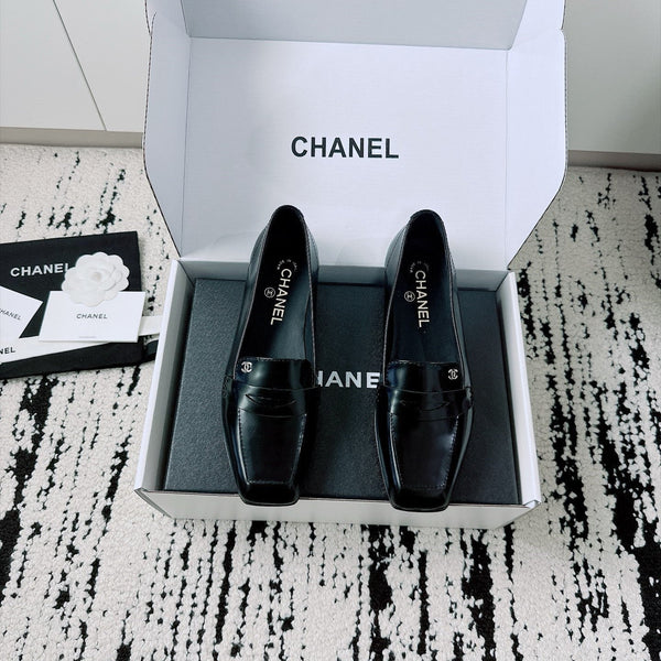 CC AW26 Moccasins Flat Black Shiny Leather 942448
