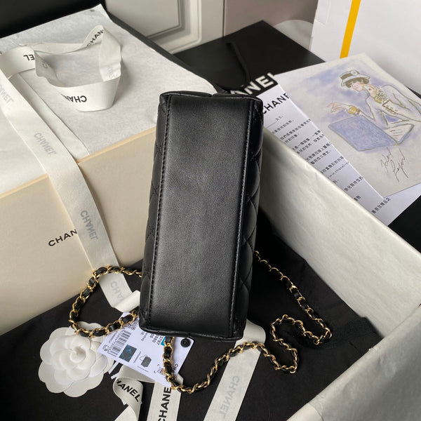 24p clutch with chain 19cm black lambskin