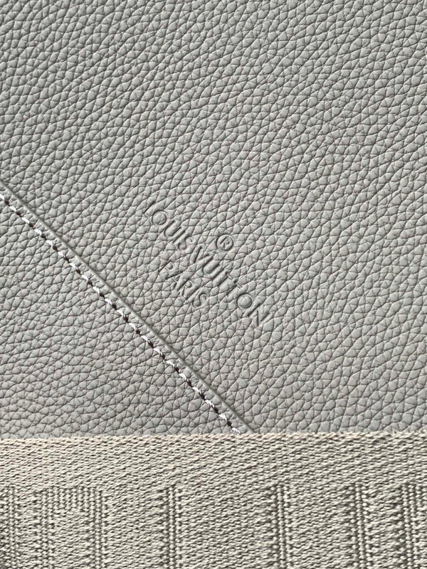 LV Takeoff Messenger 28cm Asphalt Gray Cowhide