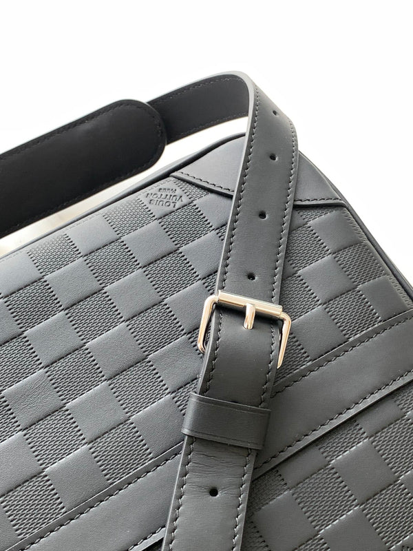 LV N40444 Porte-Documents Voyage NM Black Damier Infini Leather