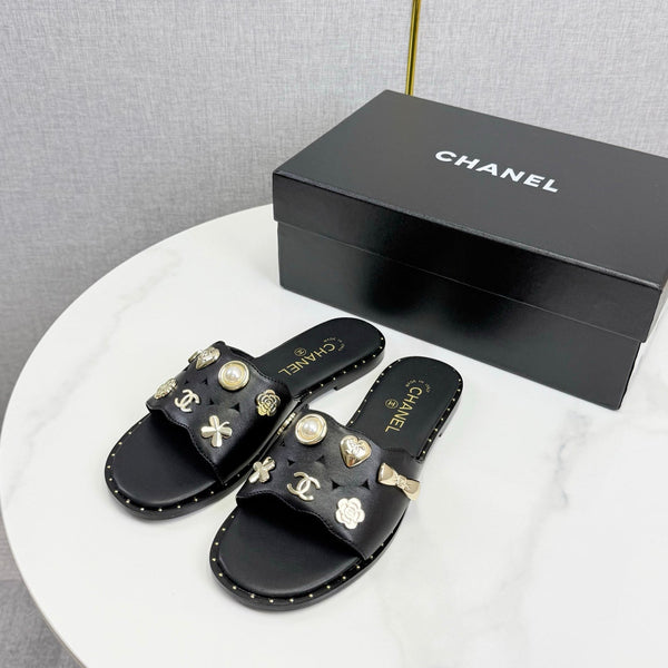 CC 26s Crystal Sandal Black Sheepskin 639831