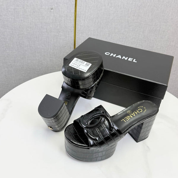 CC 26s Block Heel Sandals 10cm Black Crocodile-Embossed Calfskin