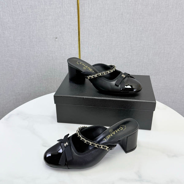 CC 26s High Heel Mules 4.5cm Black Lambskin Patent Leather