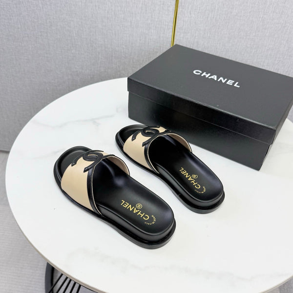 CC 26s Iconic CC Slides Beige Lambskin