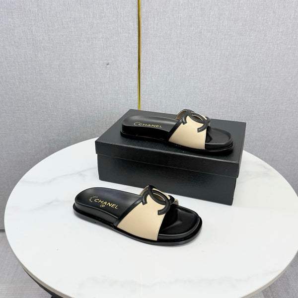 CC 26s Iconic CC Slides Beige Lambskin