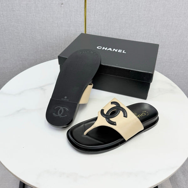 CC 26s CC Thong Slides Beige Lambskin