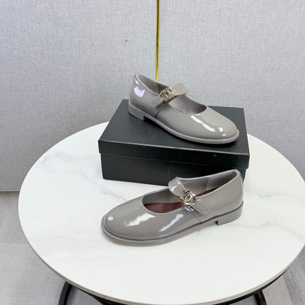 CC 26s Mary Jane Flats Grey Patent Leather 904493