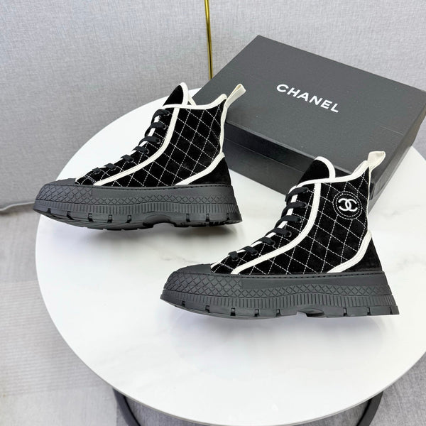 CC 26s High-Top Sneakers Black Suede 972649