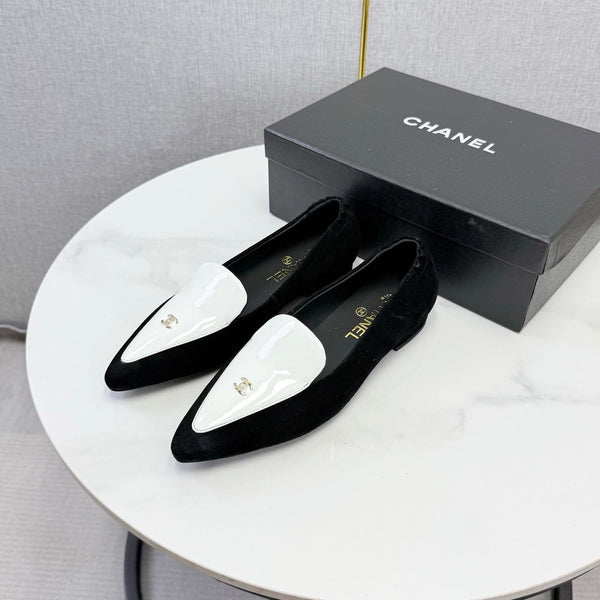 CC 26s Pointed Loafers Black White Suede Patent Leather 972785