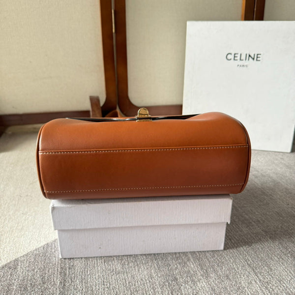 FLAP SHOULDER BAG 23 IN BRONZE BROWN LAMBSKIN GOLD HARDWARE