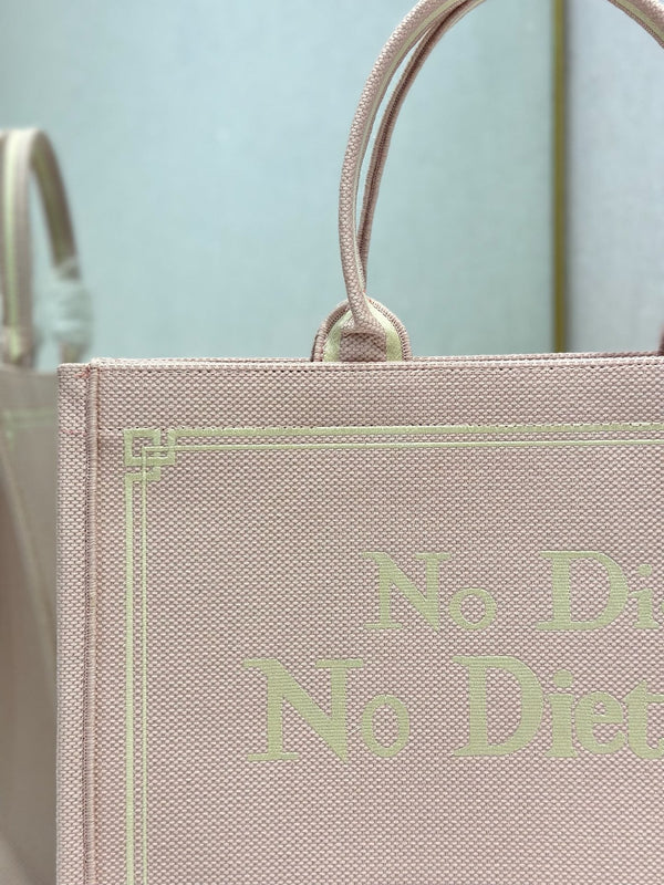 CD Book Tote Rose Tendre No Dior No Dietrich Embroidery