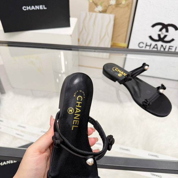 CC 2026 Pearl Slide Black Satin Leather 692026