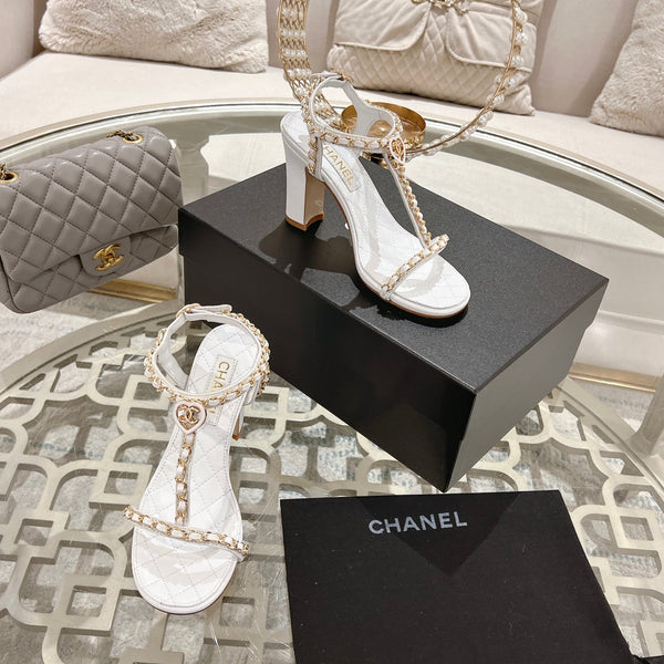 CC 26s Chain T-Strap Charm Sandals 8.5cm White Lambskin 736119