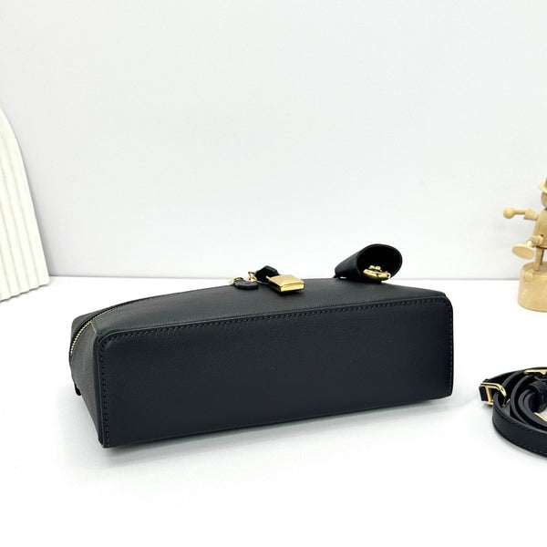 LP Extra Pouch L23 Black Calfskin 282120