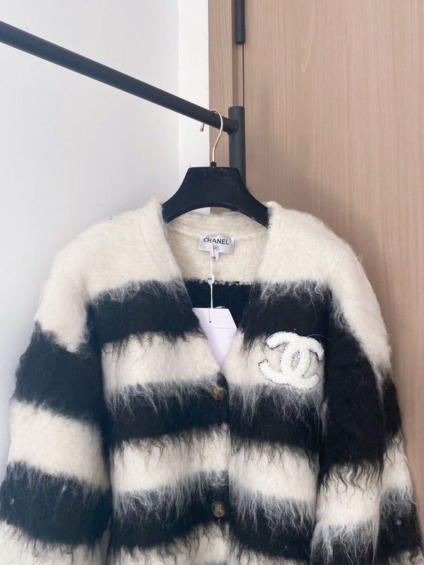 Chanel 2025 Cardigan Black mix White Wool