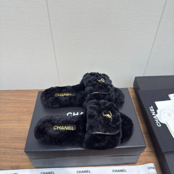 Chanel 25 Slipper black Smooth Lambwool 465602