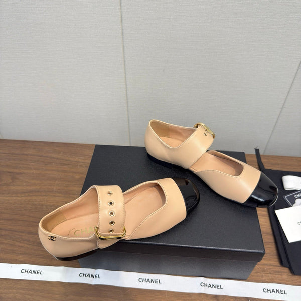 CC 26s Marry Jane Flat 2.5cm Beige Black Cowhide 632183