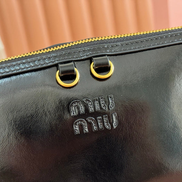Miu Caprice Clutch Black Leather 280753