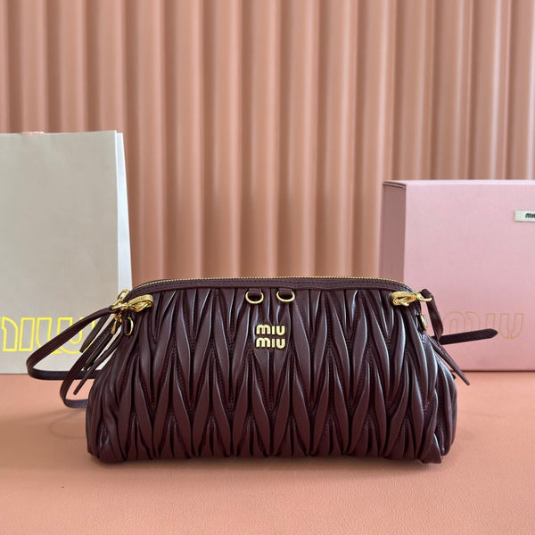 Miu Caprice Clutch Burgundy Matelassé Nappa Leather 280763