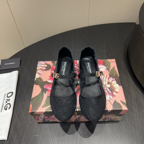 DC 25 Mary Jane Black Lace And Sheepskin 381622