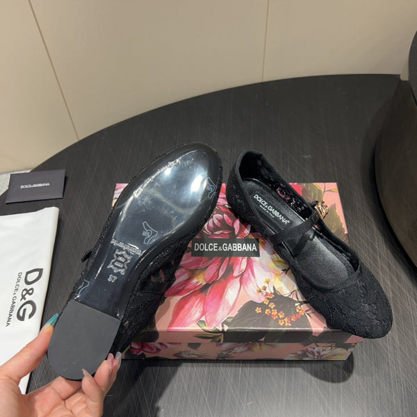 DC 25 Mary Jane Black Lace And Sheepskin 381622