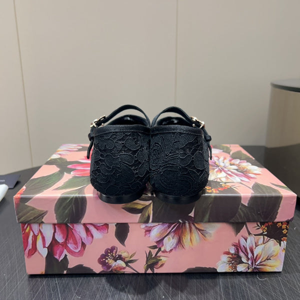 DC 25 Mary Jane Black Lace And Sheepskin 381622