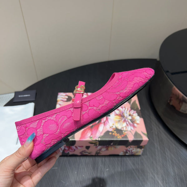 DC 25 Mary Jane Pink Lace And Sheepskin 381625