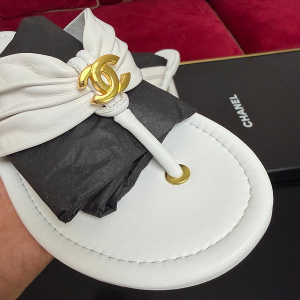 Chanel 2026 Flip-slop Sandal White Lambskin 742746