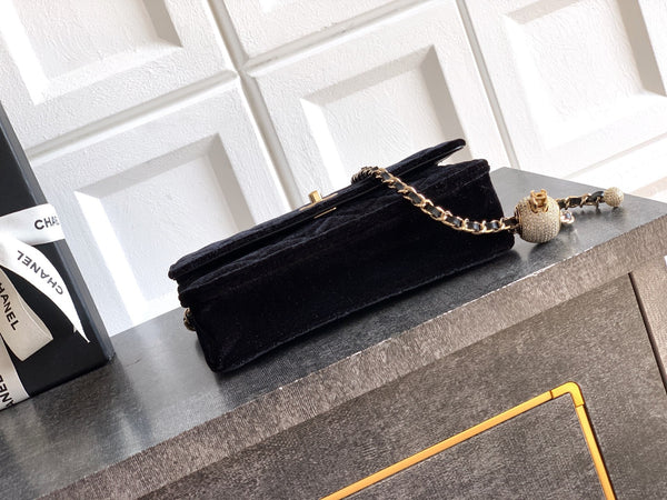 CC 26C Flap Bag 20 Black Velvet