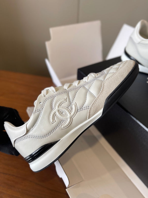 CC 26ss Low-Top Sneaker Ivory Leather 623165
