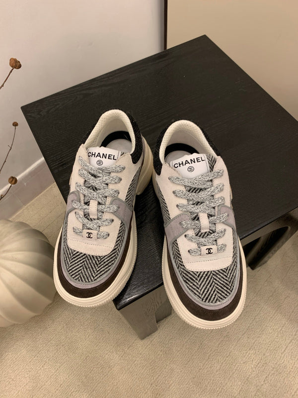 CC Alexander McQueen Sneakers Multicolor  Suede and Tweed Fabric 537194