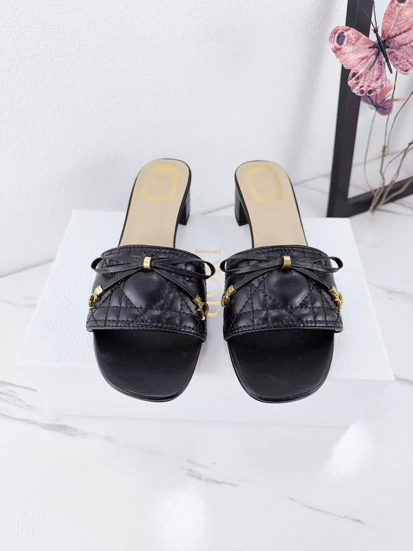 CD 26s Slippers Black Beige Cowhide 681587