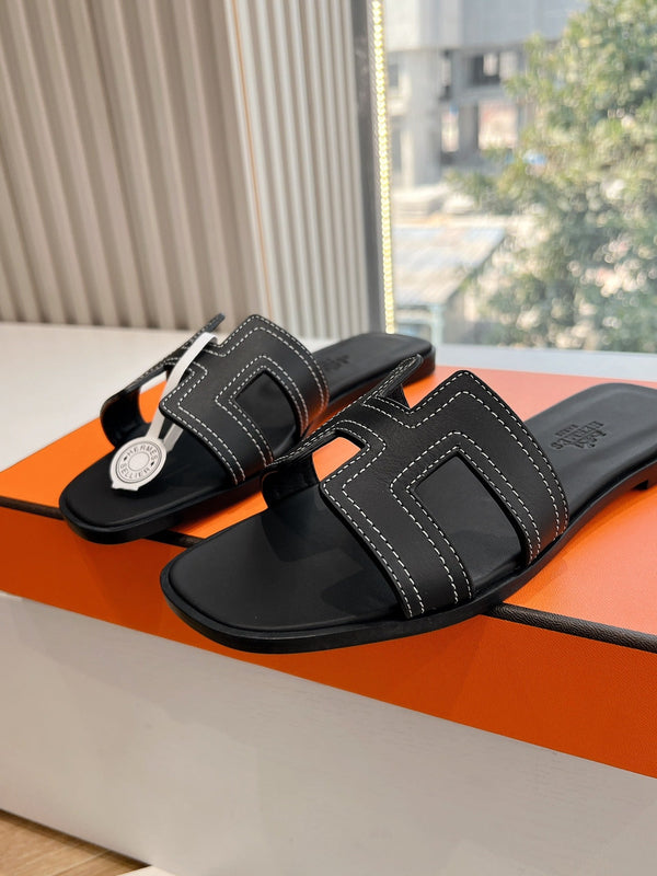 HM 25C Oran sandal Black Leather 202828