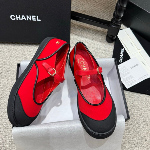 CC 26s Coco Beach Mary Janes Red Black Fibers Rubber 767082