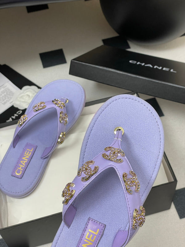 CC 25P Double C 5 Motifs Thongs Sandal Purple Sheepskin 247694