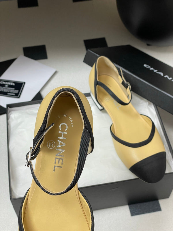 CC 25P Small Hollow Mary Jane Beige Sheepskin Black Grosgrain 247724