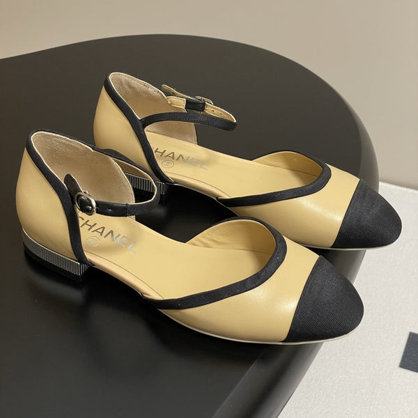 CC 25P Small Hollow Mary Jane Beige Sheepskin Black Grosgrain 247724