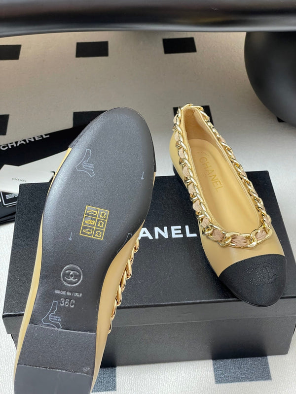 Chanel 25A Ballet Flats Big Chain Double C Beige Black Sheepskin 393818