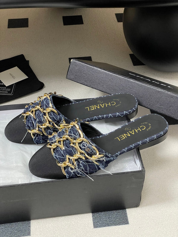 CC 25B Chain Closed Toe Flat Mule Navy Blue Denim 393886