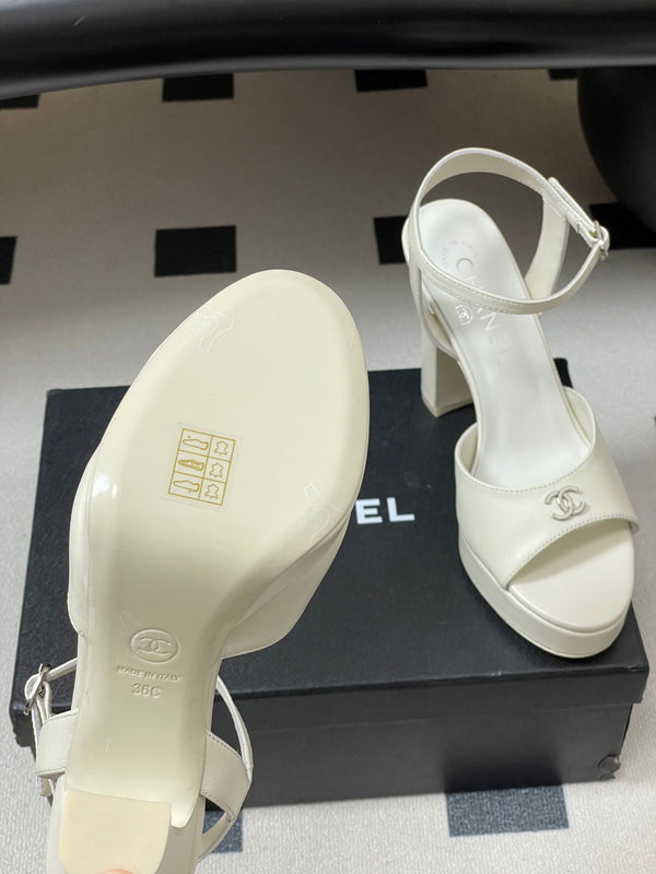 CC 26SS Platform Sandals 120mm White Double C Sheepskin 632571