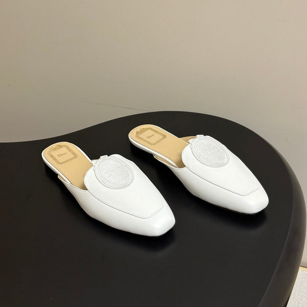 CD Médaillon Mule White Lambskin 834918