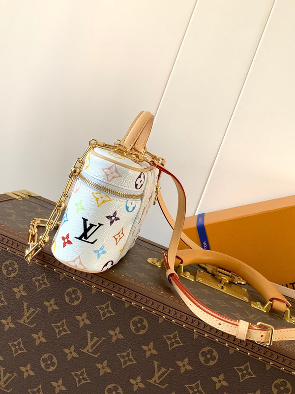 LV Vanity Chain Pouch 19cm White Beige Monogram Canvas Cowhide
