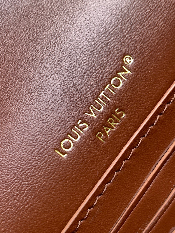 LV WOC Go-14 20cm Brown Sheepskin GHW