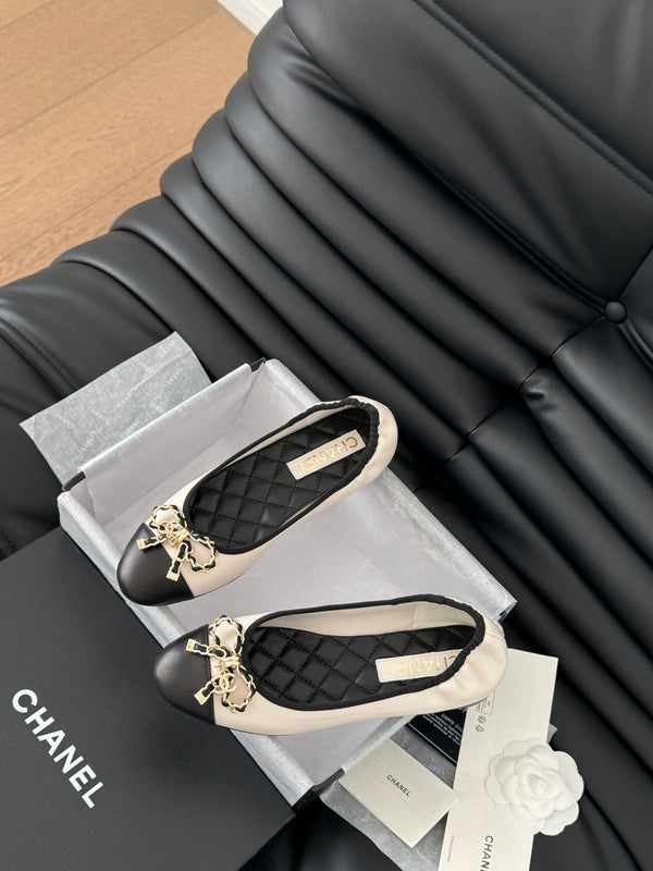 CC Ballet Flats In White Lambskin 143532