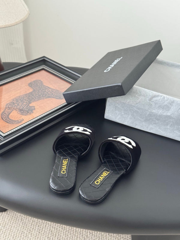 CC Slipper In Black Calfskin Mix Velvet