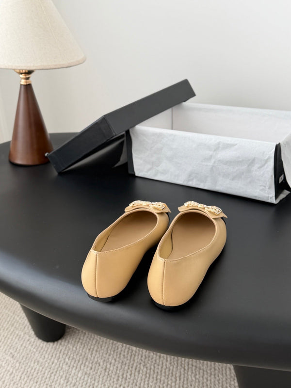 CC 26K Bow Ballet Flat Beige Black Lambskin Canvas 670828