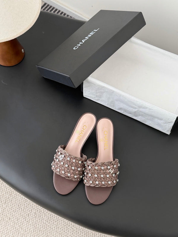 CC 26SS Sandals Chocolate Woven Lambskin 670630