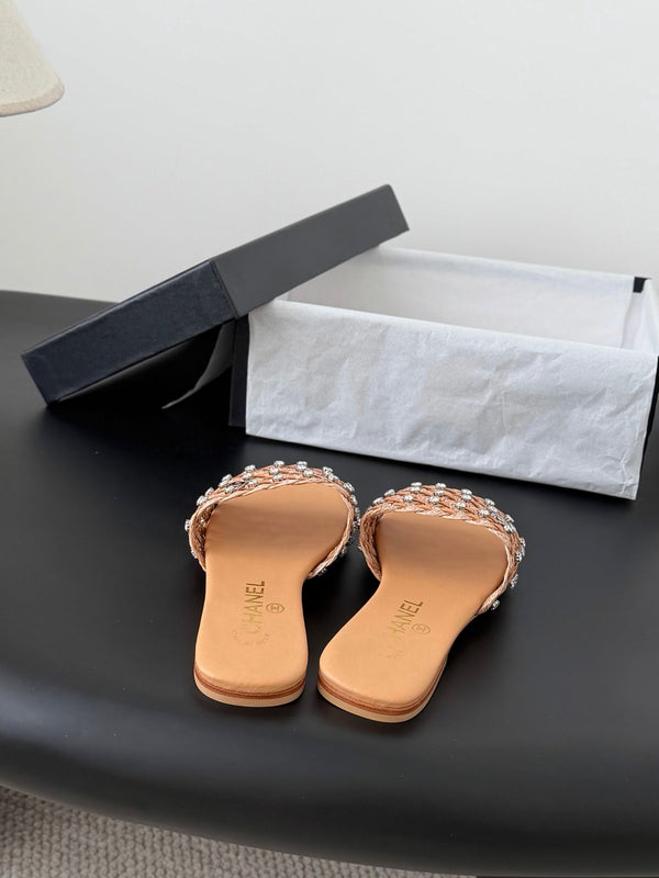 CC 26SS Slipper Beige Woven Lambskin 670626