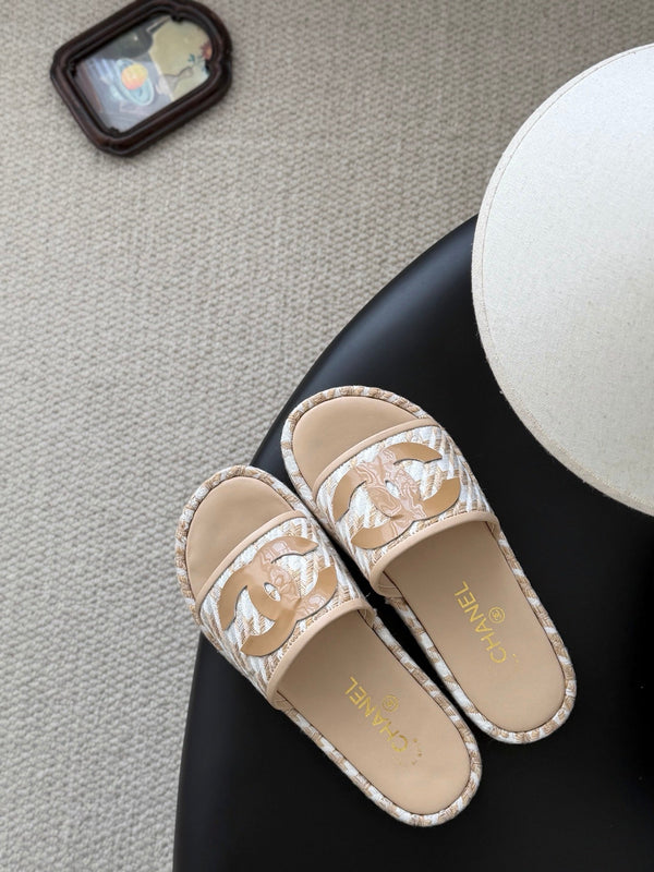 CC 26ss Slippers Beige Ivory Sheepskin Woven 670371