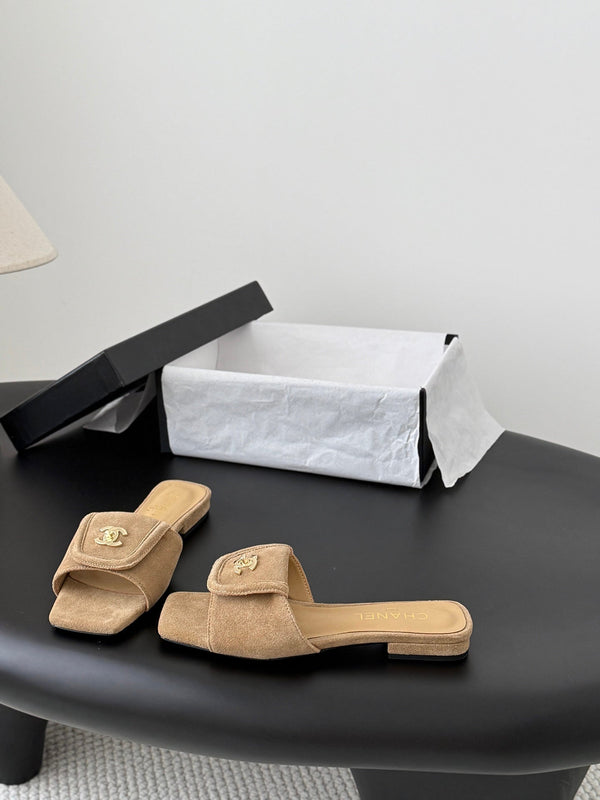 CC 26C Slippers Flat Beige Suede 717797